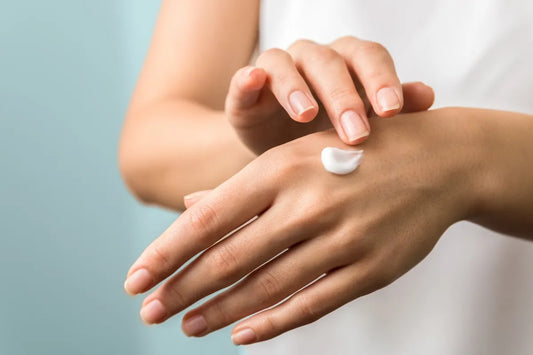 Crème Mains au Lait de Chèvre Bio – Le Geste Douceur qui Fait Toujours Plaisir