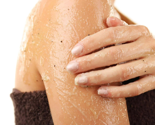 Les bienfaits incroyables de l’exfoliation au lait de chèvre : le secret d’une peau sublime 🐐✨