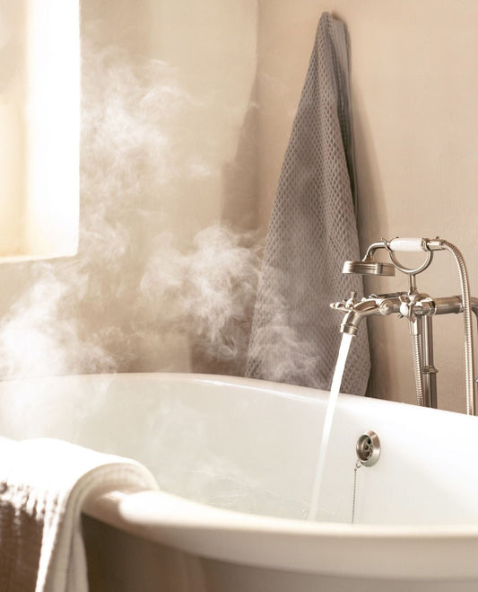 Pourquoi éviter l’eau trop chaude pour préserver sa peau