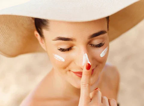 Conserver son bronzage ? C’est simple avec Miraria et le lait de chèvre bio ! 🐐✨